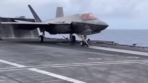 F-35 Taking Off From An Aircraft Carrier💯