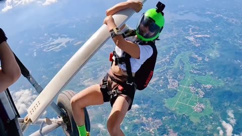 Girl ready for sky diving #viral #skydiving