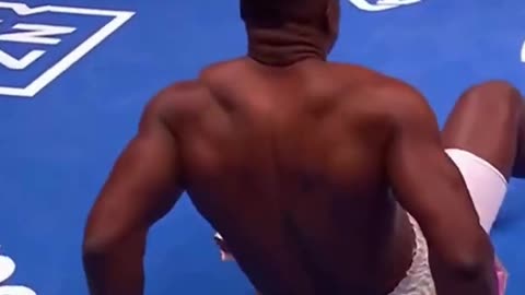 Anthony Joshua Knocks Out Francis Ngannou