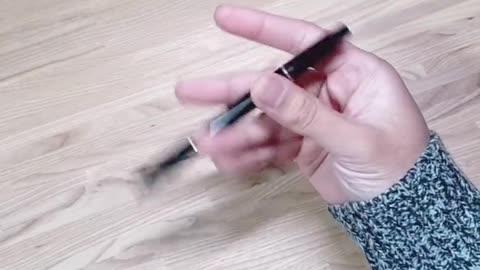 How to spin a pen like in Tokyo Ghoul! 👀