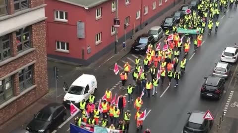 300,000 passengers stranded in Germany because of strikes