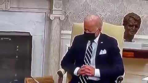 Sleepy Joe can't stay awake during a meeting with Israeli Prime Minister Naftali Bennett