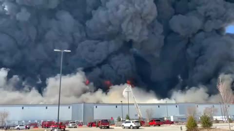 Massive fire reported at Walmart distribution center in Indianapolis #Indianapolis #wallmart