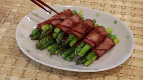 Aspara Bacon Recipe - Japanese Cooking 101