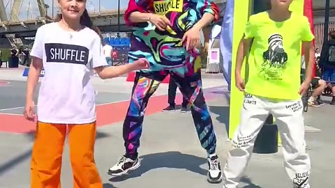 TEACHING SHUFFLE ⭐️ LITTLE GIRLS DANCING 😨🔥