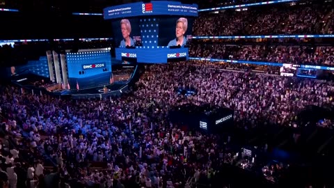 Elizabeth Warren gets emotional after standing ovation at DNC