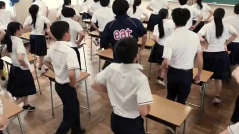 Watch: Students Dance in Class When Teacher Isn’t Looking! 🕺💃