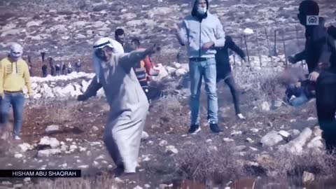 Old Man vs Israeli Soldier|