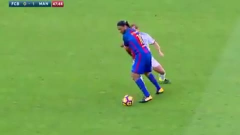 Amazing skill by ronaldinho