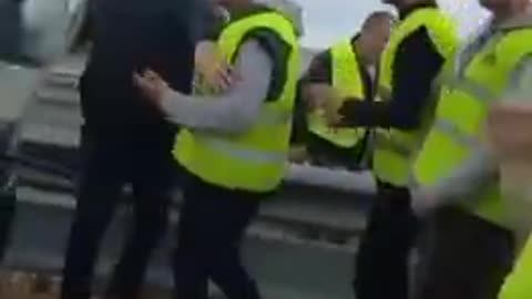 Spanish police forcefully dispersed farmers blocking the A1 motorway in Burgos