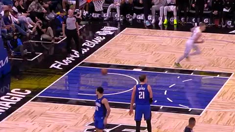 Clarkson's crazy crossover! Assist on the fly for the basket! | Jazz vs. Magic