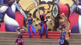 Adorable Minnie Mouse With Super Cool Dance Show