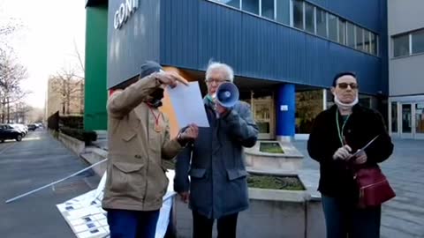 Manifestazione davanti alla sede del CONI