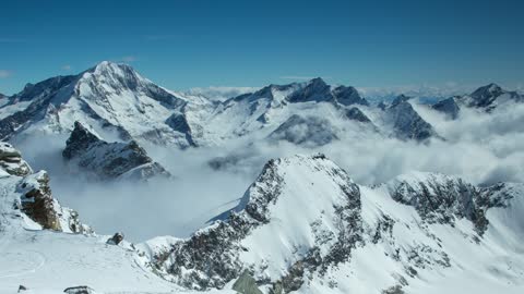 Haze on the levels of the frigid mountains