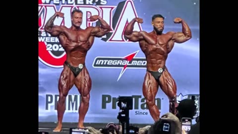 2023 Mr Olympia CLASSIC PHYSIQUE Prejudging - Can Ramon Dino Beat Chris Bumstead?