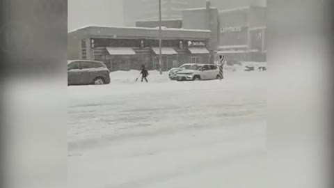 Scary Snow Storm in Toronto, Canada (Jan. 17, 2022) Blizzard hits Southern Ontario