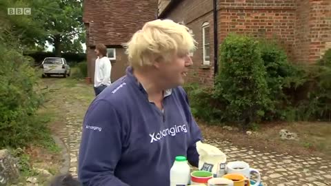 The former foreign secretary Boris Johnson offers tea instead of answers - BBC N