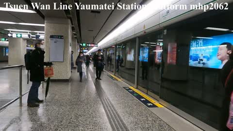 疫情大爆發。荃灣綫油麻地站月台 06 Tsuen Wan Line Yaumatei Station Platform, mhp2062, 22 Feb2022 #平日繁忙時間油麻地站 #職員加了面罩