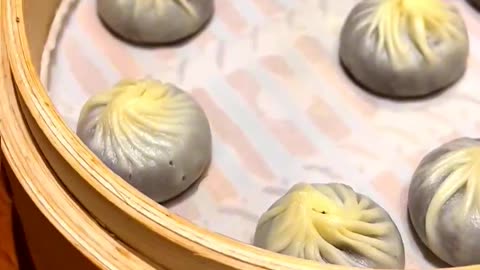 Finally I started eating xiaolongbao