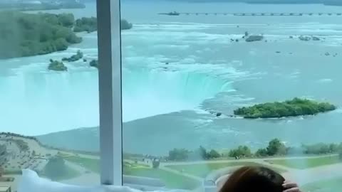 Luxury date ideas: Niagara Falls at the Marriott Fallsview in Canada