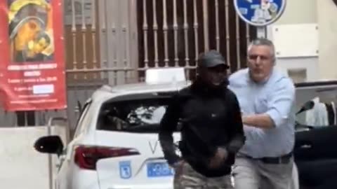 The fake African asylum seeker in Spain has decided not to pay and runs away