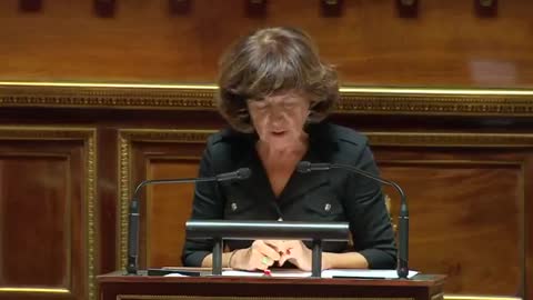 LA SÉNATRICE BRONMULLER SOULIGNE L'ABSURDITÉ DE CETTE VACCINATION NAZI-TAIRE !!!