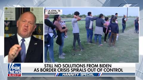 The president created this crisis on purpose: Tom Homan