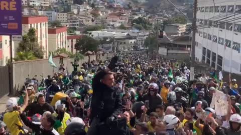 Bolsonaro participa de motociata em Juiz de Fora (MG)