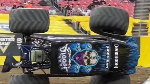 very dangerous monster truck stunts monster truck stunts#shorts #respect #viral #funny