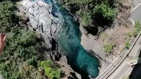 Jump from the 😱😍 Bridge Are there any fans of such extreme among us?