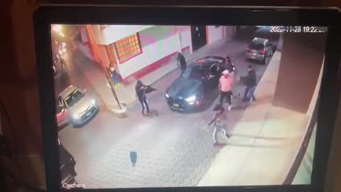 GTA - STEALING CARS AT GUN POINT USA, TIMES GETTING HARD!