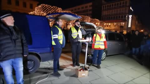 54. MAHNWACHE - BAUTZEN, Kornmarkt, 14 02 2022 - Eröffnung Veranstalter, Andaсht, Start vom Aufzug