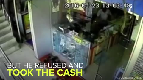 Monkey Robs A Jewelry Shop