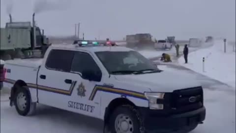 Farmers help truckers get through police barricade