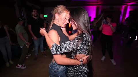 Gatica & Lola - Bachata social dancing