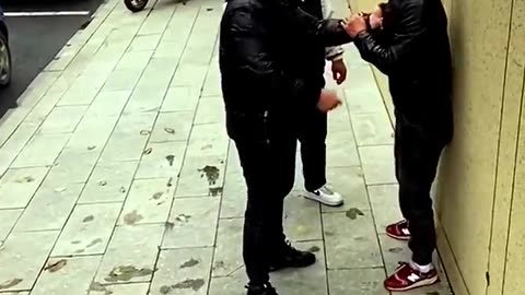 Chinese kung fu, actual street fighting, please do not imitate dangerous moves