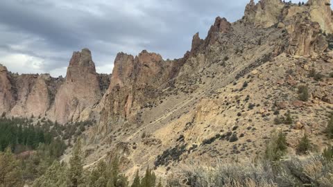 Central Oregon – Smith Rock State Park – Exploring High Desert Ridgeline – 4K