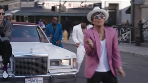 Mark Ronson - Uptown Funk (Official Video) ft. Bruno Mars