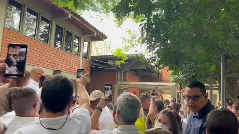 El candidato presidencial Federico Gutiérrez, 'Fico', votando