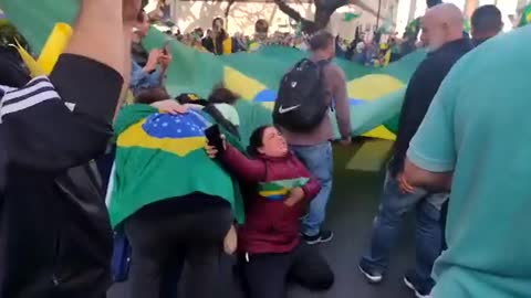 Check the reaction of patriots to the news that Bolsonaro did not concede.