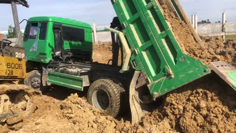 2.5Ton Dump Truck Get Stuck ,Loading Fail