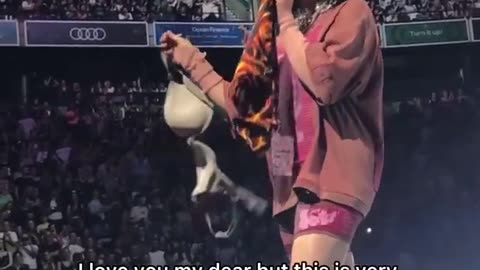 Billie eilish showing bikini (bra) in front of fans telling very warm