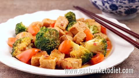 Keto Hunan-Style Quorn & Broccoli Stir-Fry