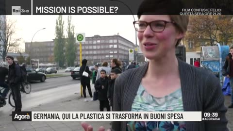 PFANDSYSTEM in Germania e in altri Paesi europei le bottiglie vuote da riciclare di plastica,vetro e lattine si trasformano in buoni spesa DOCUMENTARIO RAI l'acquirente paga al prezzo originale e viene rimborsato solo se la merce viene restituita