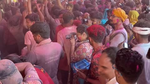 holi celebration mathura