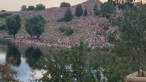 Ticketless Taylor Swift Fans Gather Outside Venue