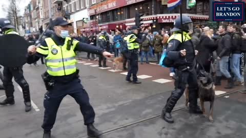 Anti-Lockdown Protesters in Amsterdam Attacked by Police Using Dogs and Batons