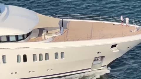 MULTI MILLIONAIRES VS MULTI BILLIONAIRES VS… $500 Million USD #Megayacht #yacht