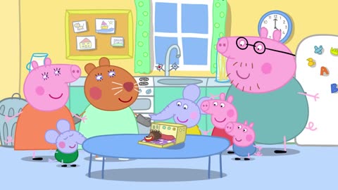 Baby Peppa is on TV! 🍼 Peppa Pig Tales