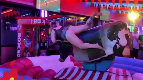 Bull Riding challenge in Benidorm _ girls Ride On Mechanical bull